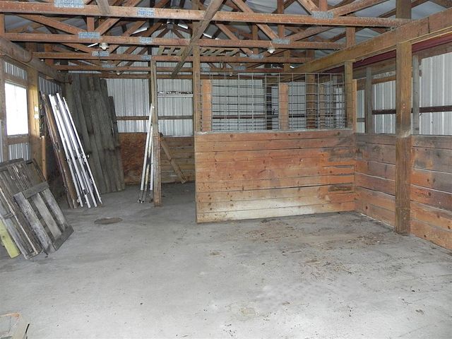 31765 M-60, Leonidas, MI 49066