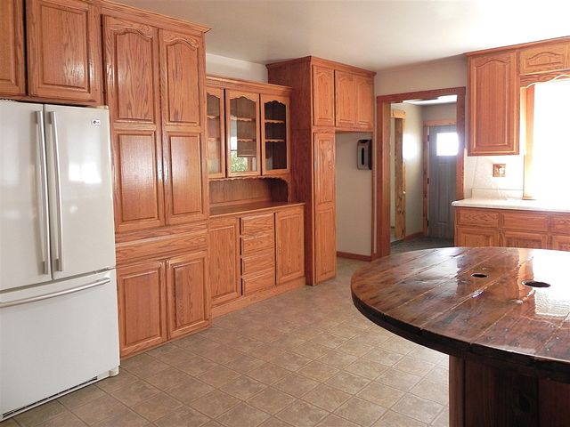 31765 M-60, Leonidas, MI 49066