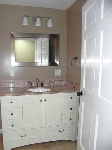 31765 M-60, Leonidas, MI 49066