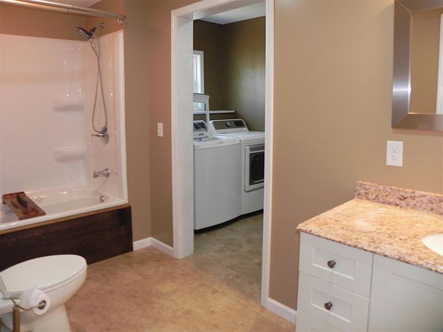 31765 M-60, Leonidas, MI 49066