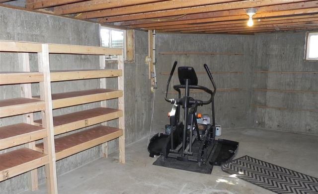 31765 M-60, Leonidas, MI 49066