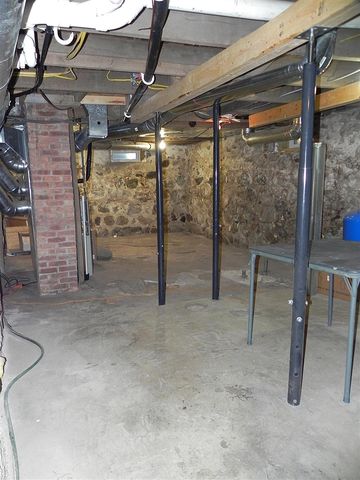 31765 M-60, Leonidas, MI 49066