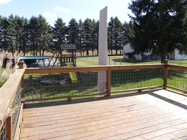 31765 M-60, Leonidas, MI 49066