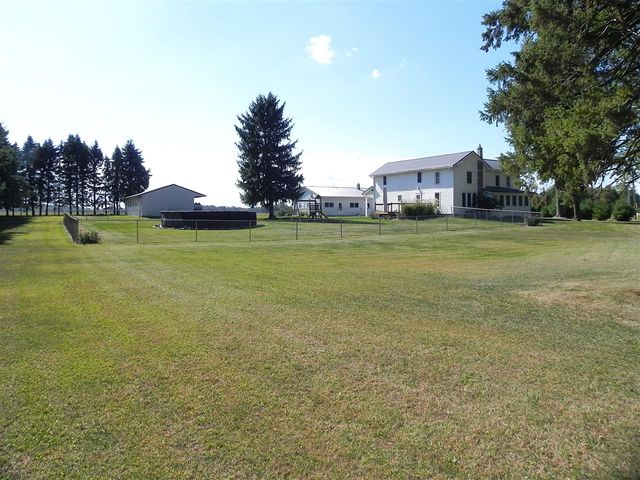 31765 M-60, Leonidas, MI 49066