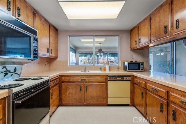 7515 Pinon Drive, Yucca Valley, CA 92284