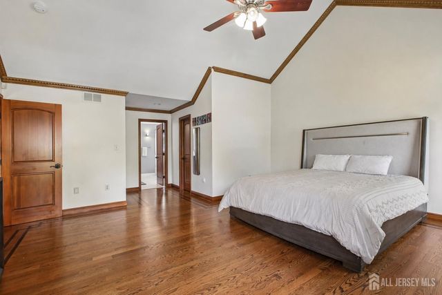 18 Tanglewood Place, Monroe, NJ 08831