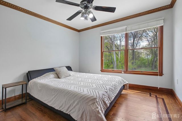 18 Tanglewood Place, Monroe, NJ 08831