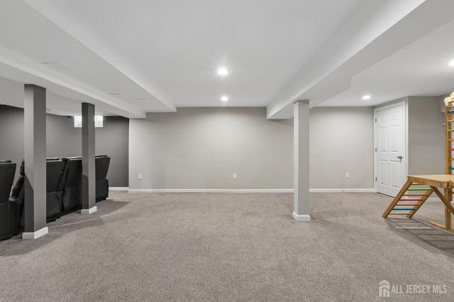 18 Tanglewood Place, Monroe, NJ 08831