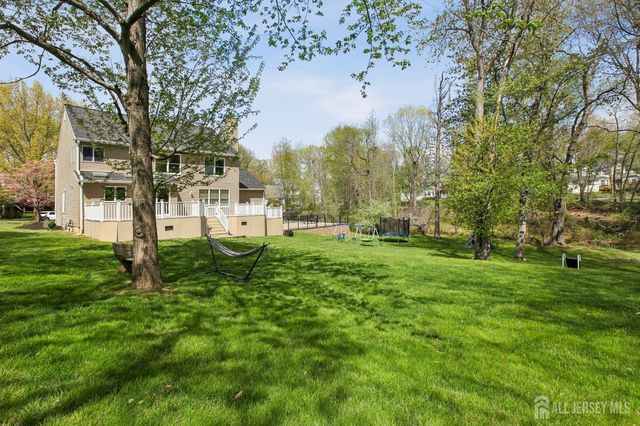 18 Tanglewood Place, Monroe, NJ 08831