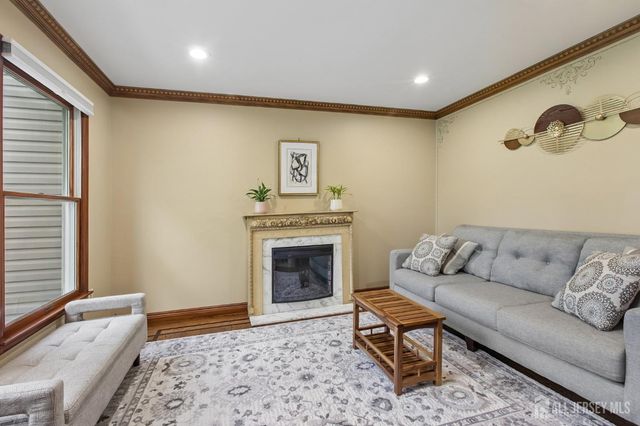 18 Tanglewood Place, Monroe, NJ 08831