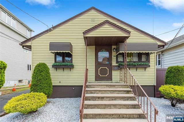 102 Dewey Avenue, Totowa, NJ 07512