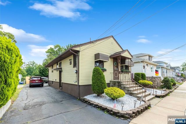 102 Dewey Avenue, Totowa, NJ 07512