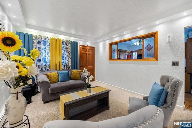 102 Dewey Avenue, Totowa, NJ 07512
