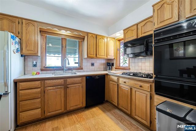 102 Dewey Avenue, Totowa, NJ 07512