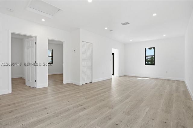 4237 SW 7th St, Miami, FL 33134
