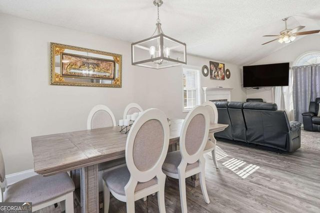 15 Greenhouse Drive SE, Cartersville, GA 30120