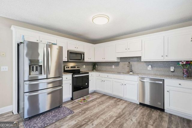 15 Greenhouse Drive SE, Cartersville, GA 30120