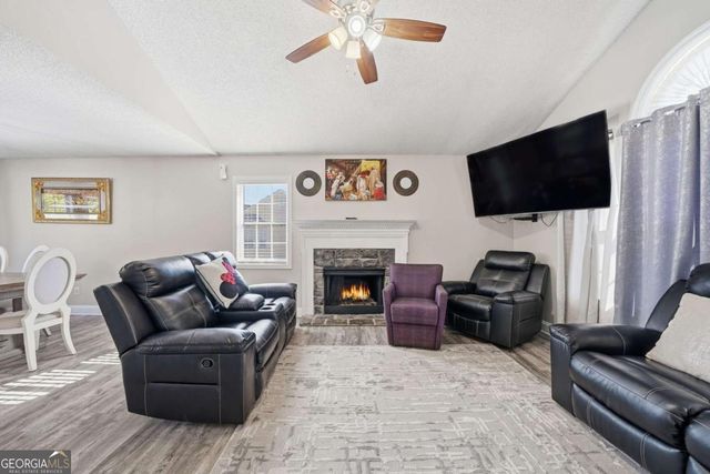 15 Greenhouse Drive SE, Cartersville, GA 30120