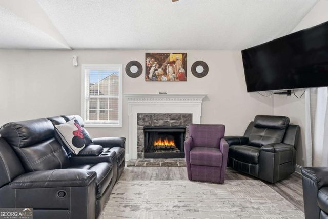 15 Greenhouse Drive SE, Cartersville, GA 30120