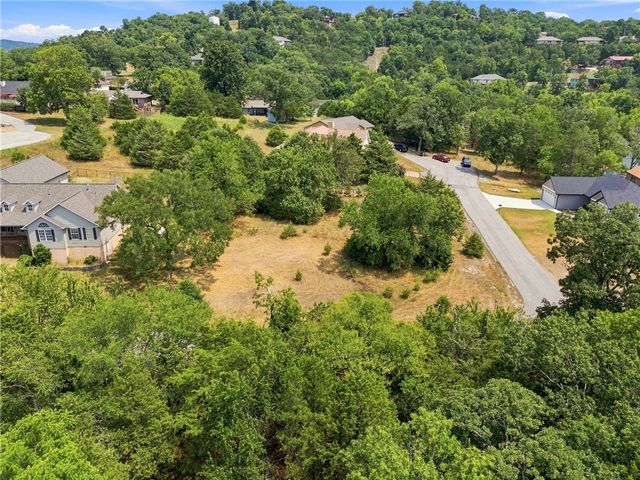 SILVER SPUR Lane, Holiday Island, AR 72631