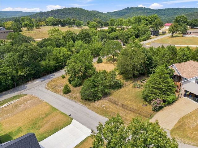 SILVER SPUR Lane, Holiday Island, AR 72631