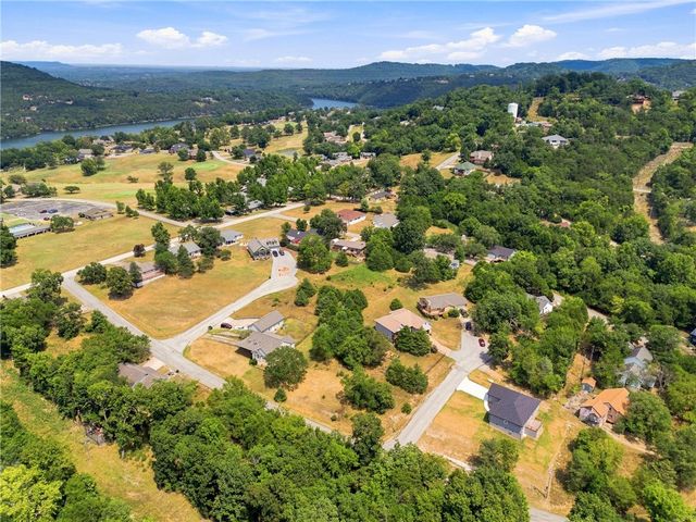SILVER SPUR Lane, Holiday Island, AR 72631