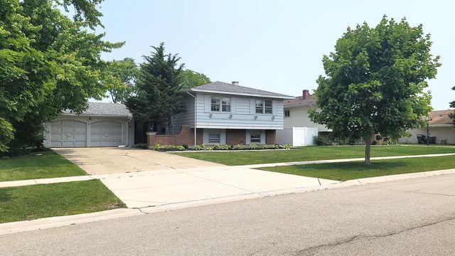 1360 Devonshire Lane, Hoffman Estates, IL 60169