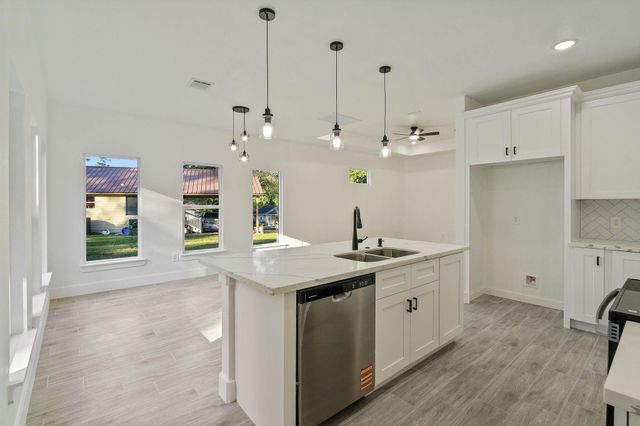 2442 Mohawk Bend, Willis, TX 77378