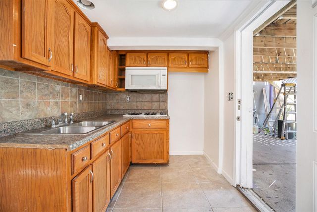 1512 Moody Avenue, Galveston, TX 77550