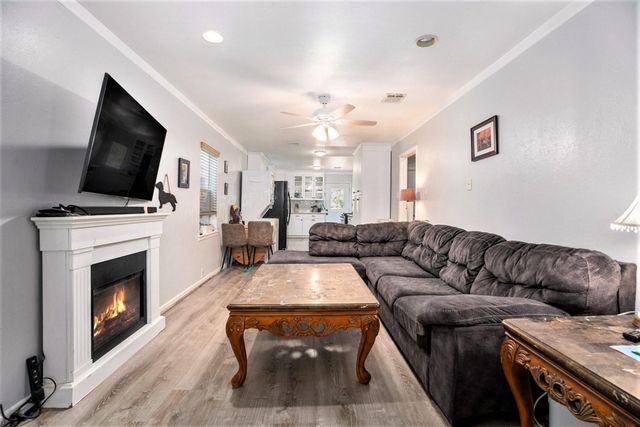 1512 Moody Avenue, Galveston, TX 77550