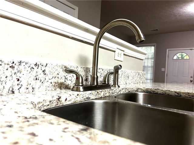 4852 Hairston Park Square, Stone Mountain, GA 30083