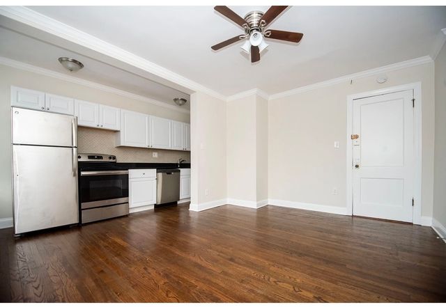 3345 N Marshfield Avenue 205, Chicago, IL 60657