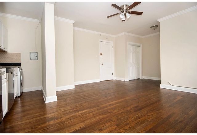 3345 N Marshfield Avenue 205, Chicago, IL 60657