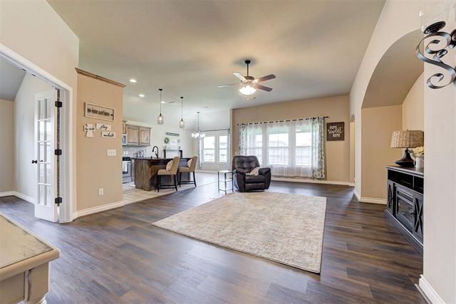19117 Hecho Drive, Edmond, OK 73012