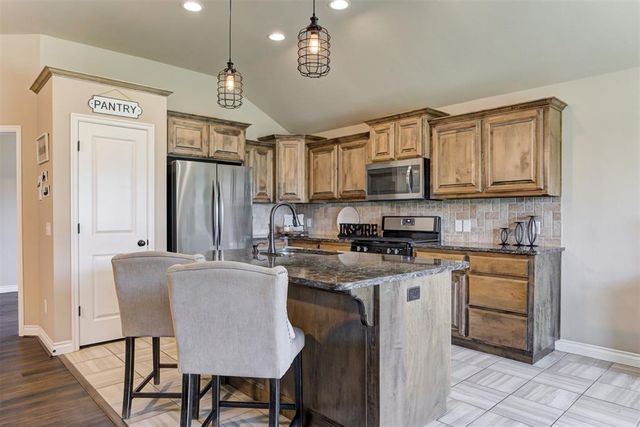 19117 Hecho Drive, Edmond, OK 73012