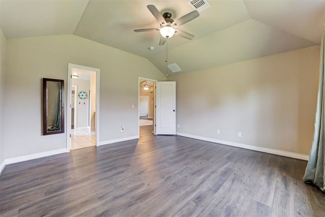 19117 Hecho Drive, Edmond, OK 73012