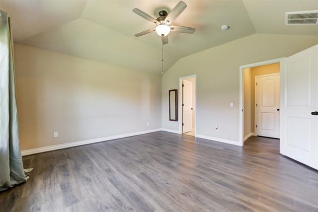 19117 Hecho Drive, Edmond, OK 73012