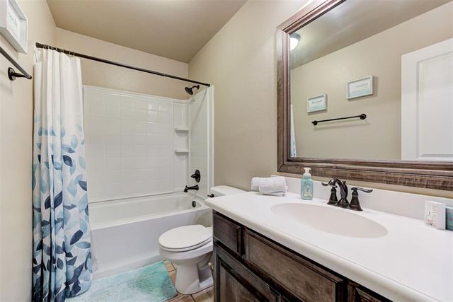 19117 Hecho Drive, Edmond, OK 73012