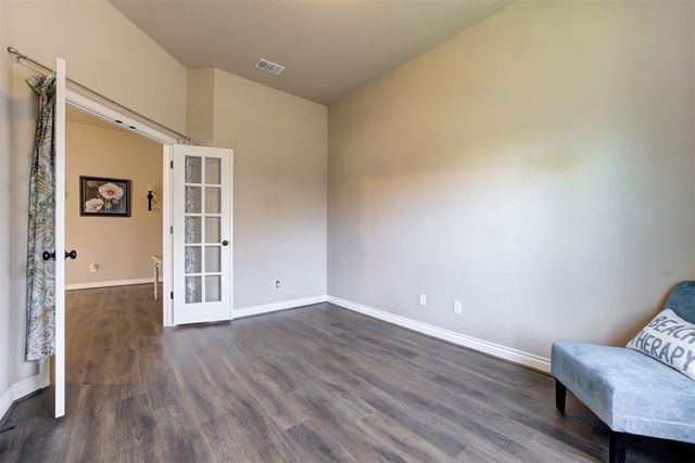 19117 Hecho Drive, Edmond, OK 73012