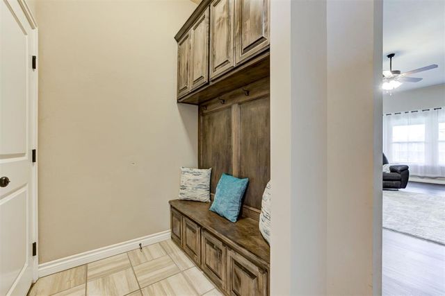 19117 Hecho Drive, Edmond, OK 73012