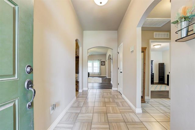 19117 Hecho Drive, Edmond, OK 73012