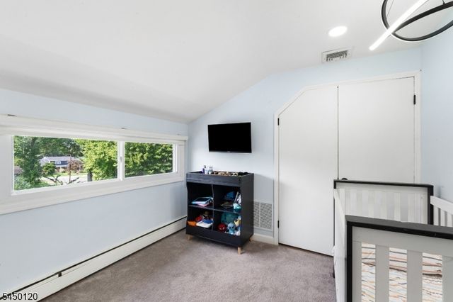 33 Beverly Rd, West Caldwell Twp., NJ 07006