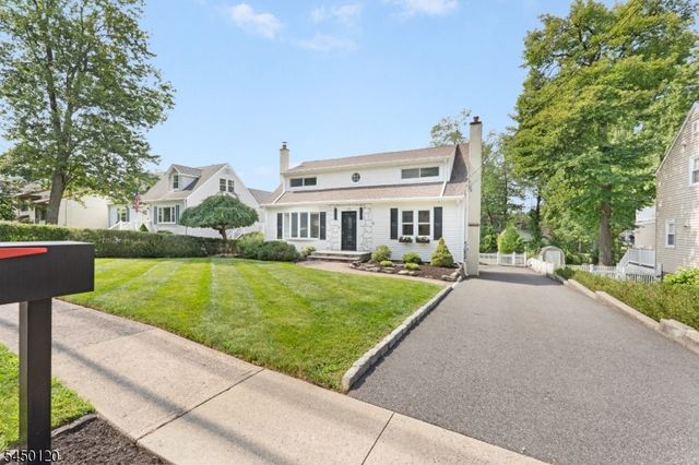 33 Beverly Rd, West Caldwell Twp., NJ 07006