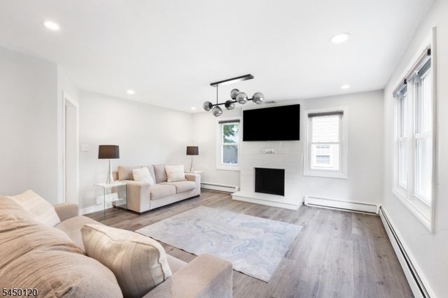 33 Beverly Rd, West Caldwell Twp., NJ 07006