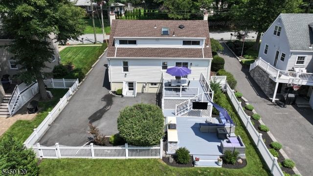 33 Beverly Rd, West Caldwell Twp., NJ 07006