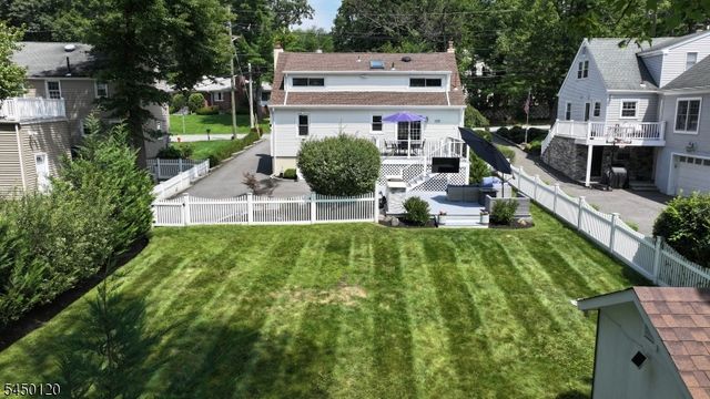 33 Beverly Rd, West Caldwell Twp., NJ 07006