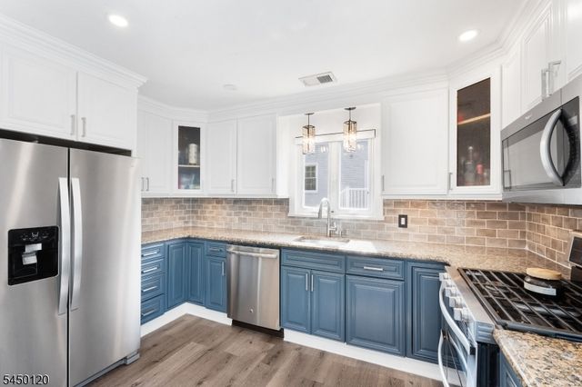 33 Beverly Rd, West Caldwell Twp., NJ 07006