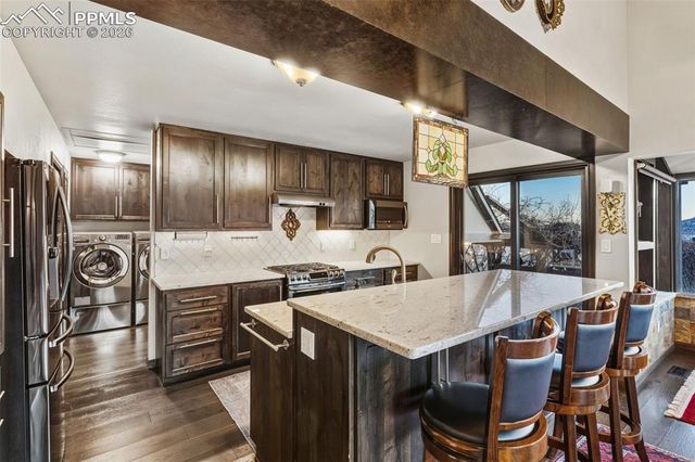 2190 Mesa Road, Colorado Springs, CO 80904