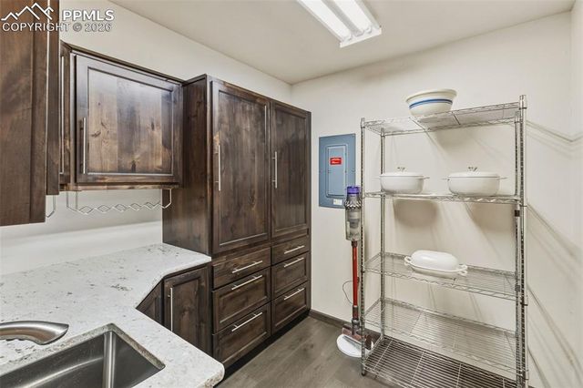 2190 Mesa Road, Colorado Springs, CO 80904