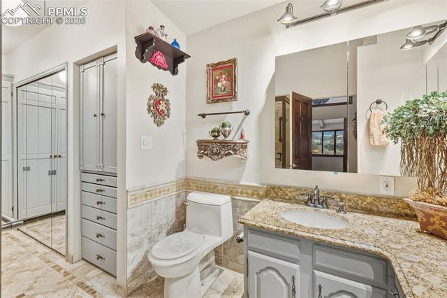 2190 Mesa Road, Colorado Springs, CO 80904